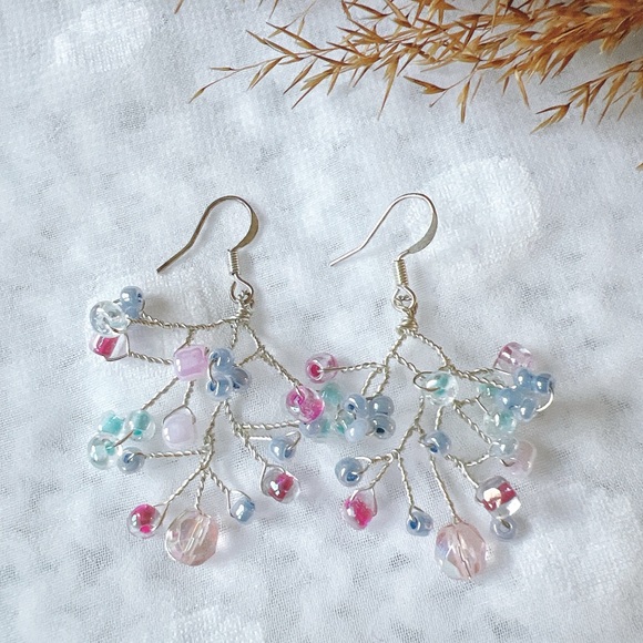 Seed Beads Twist Wire Silver Earrings - Picture 3 of 5